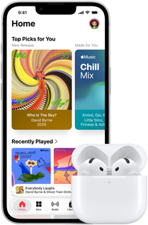 iPhone 17e, pohľad spredu, domovská stránka apky Apple Music, vedľa sú slúchadlá AirPods Pro 3 v otvorenom nabíjacom puzdre MagSafe
